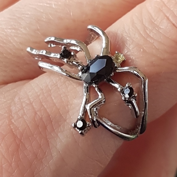 🕷️ Black Gems Spider Ring - Picture 1 of 5